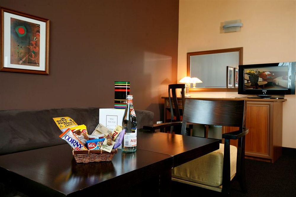 Expo Sofia Hotel - Free Arrival Shuttle Bus - Free Parking - Free Compliments - Free Wi-Fi Buitenkant foto