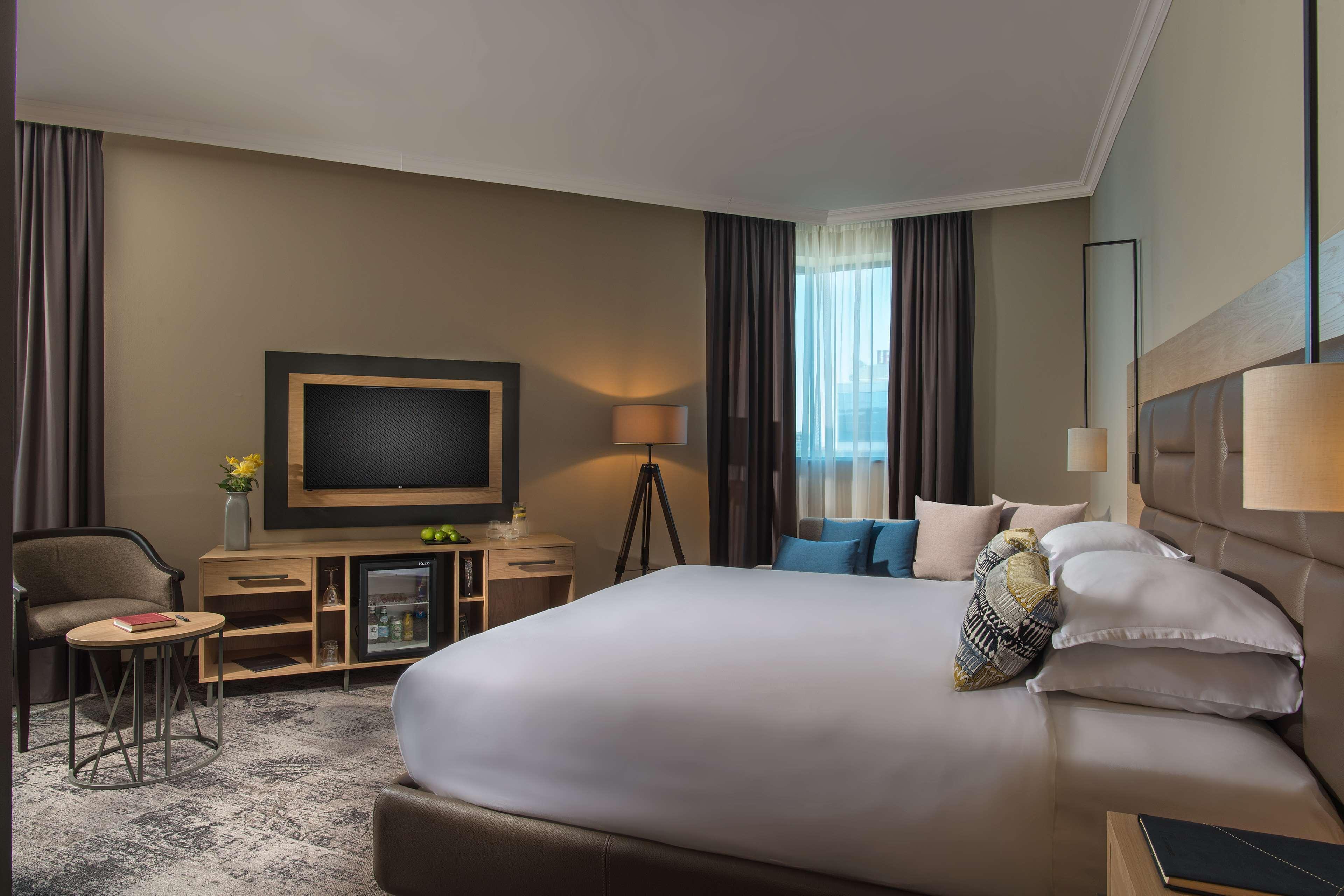 Expo Sofia Hotel - Free Arrival Shuttle Bus - Free Parking - Free Compliments - Free Wi-Fi Buitenkant foto