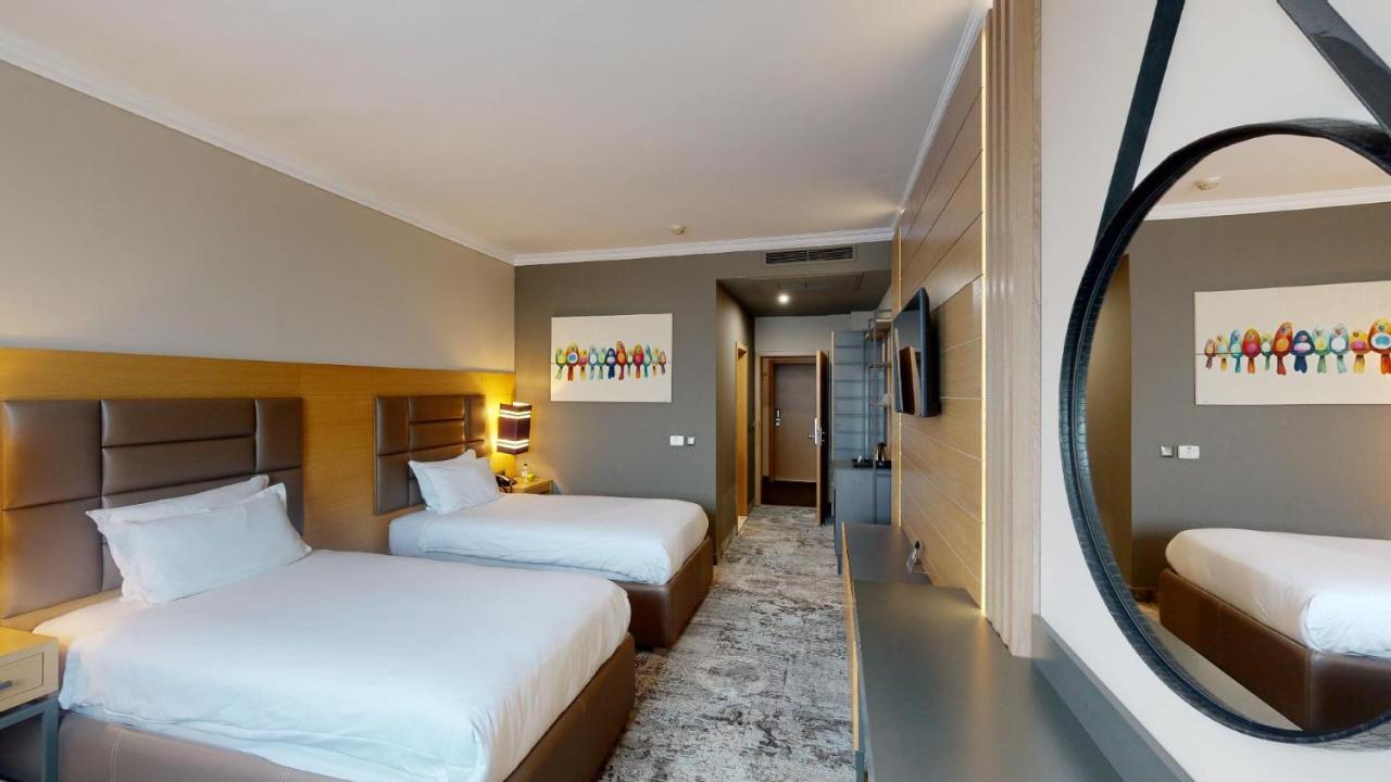 Expo Sofia Hotel - Free Arrival Shuttle Bus - Free Parking - Free Compliments - Free Wi-Fi Buitenkant foto